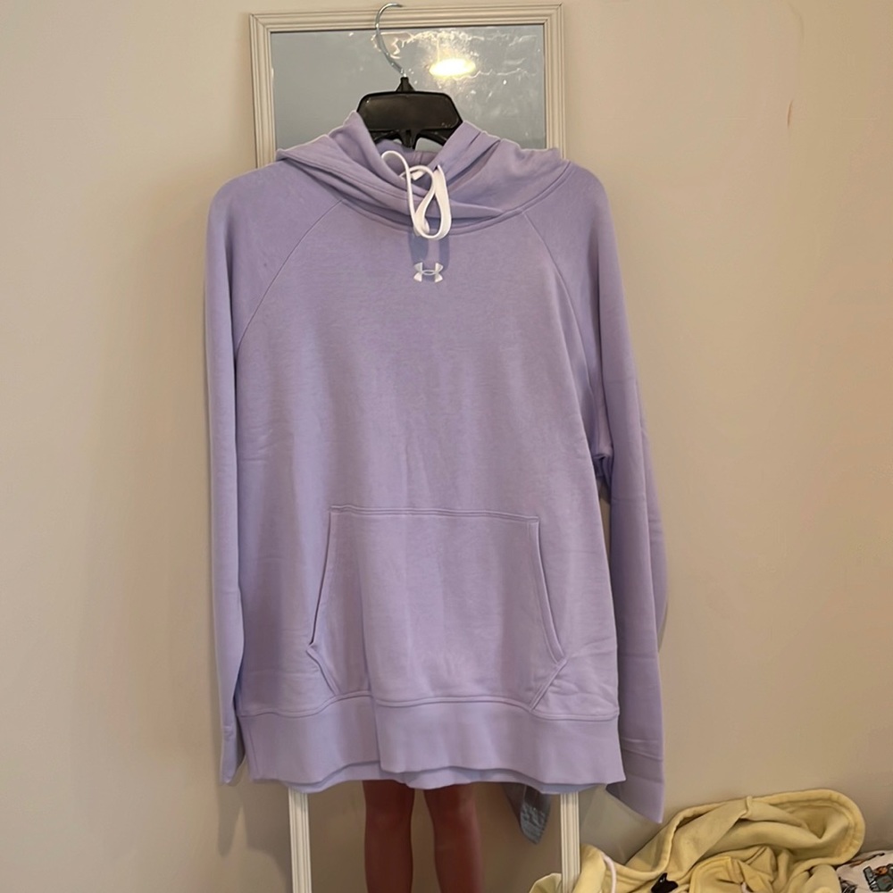 Under armoir sweatshirt